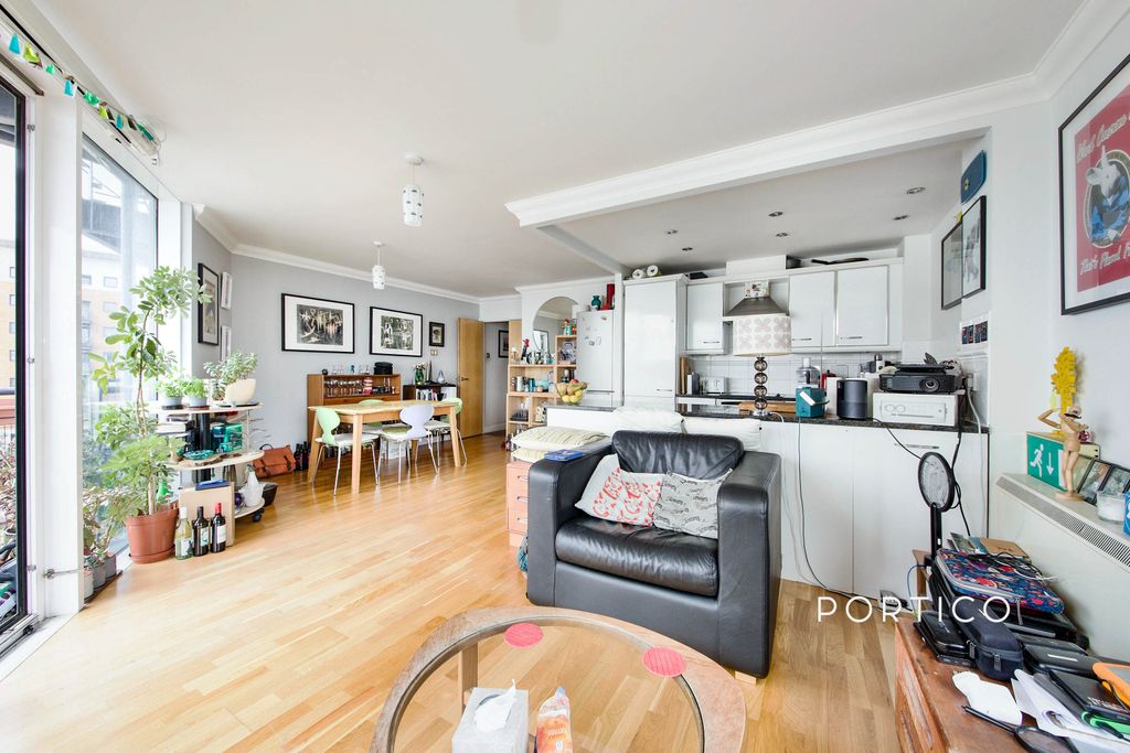 Property photo 3 of 11 3