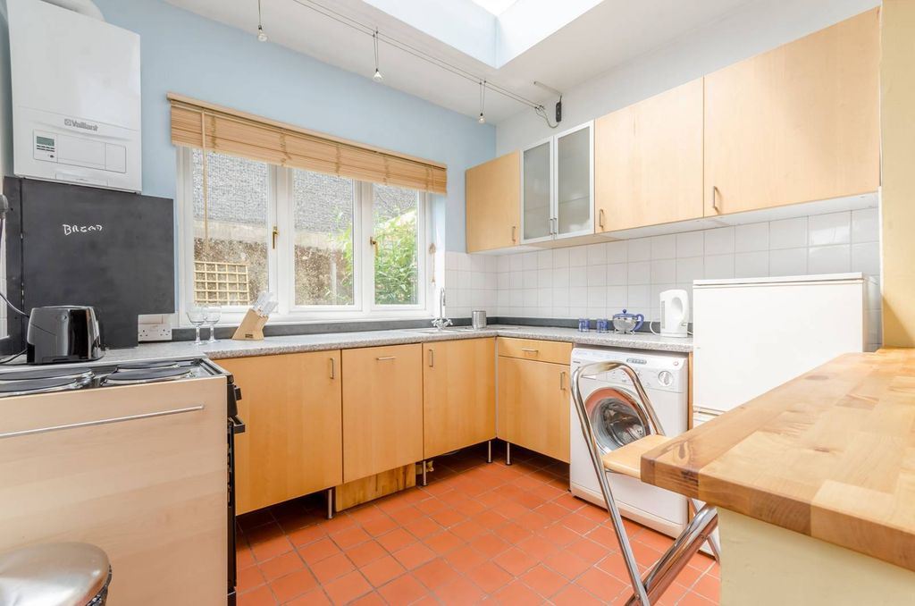 Property photo 3 of 8