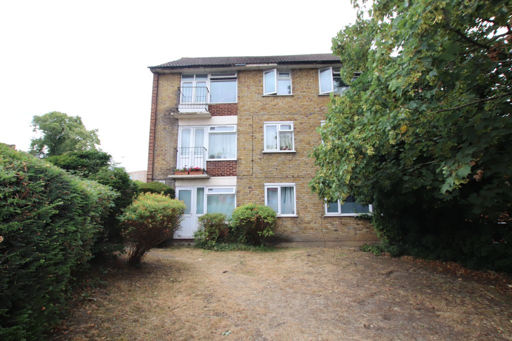 Property photo 1 of 7 2 Bed Flat For Sale Rowan Court, London Se12