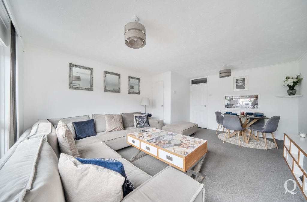 Property photo 3 of 18 44c022A9-530c-434...