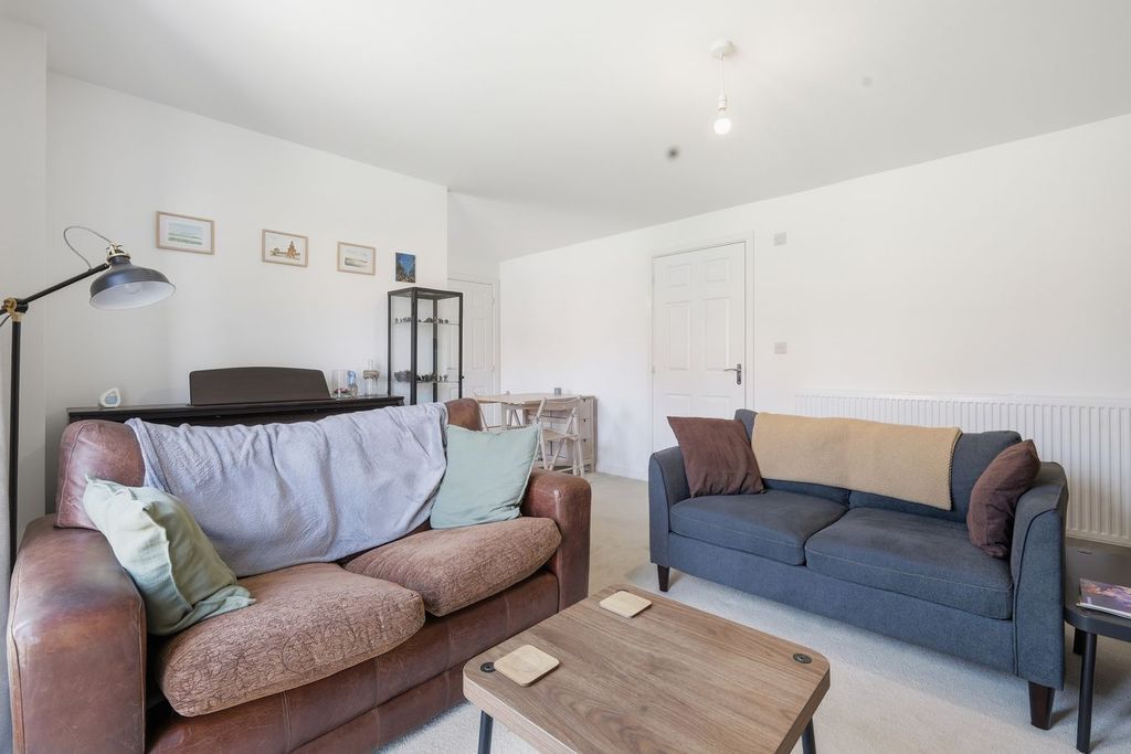 1 bed flat for saleLancaster Lane, Rendlesham IP12 photo 4