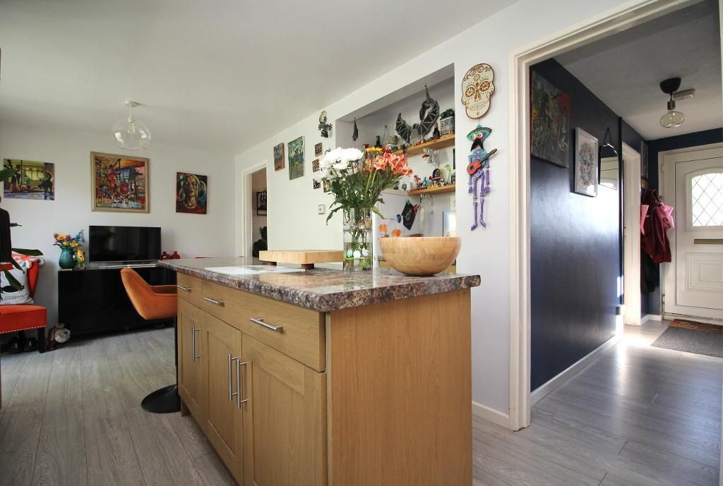 Property photo 2 of 24