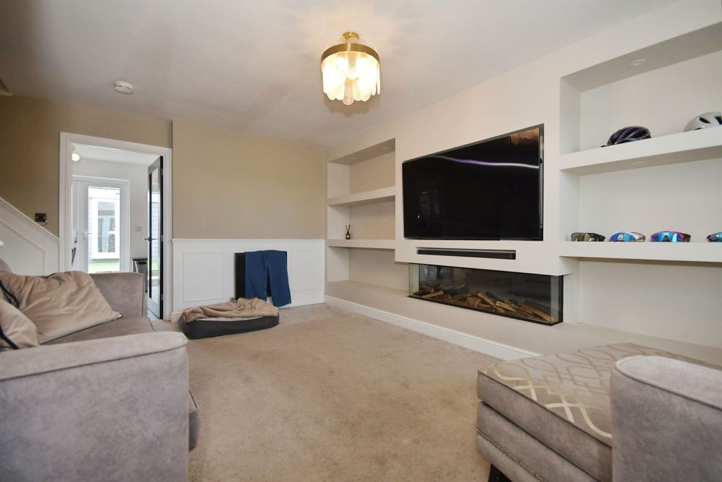 Property photo 3 of 19