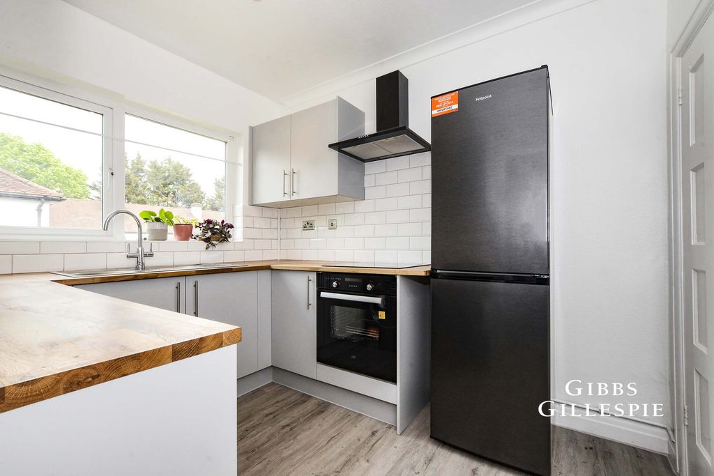 Property photo 1 of 16 Pbox-Img.Jpg