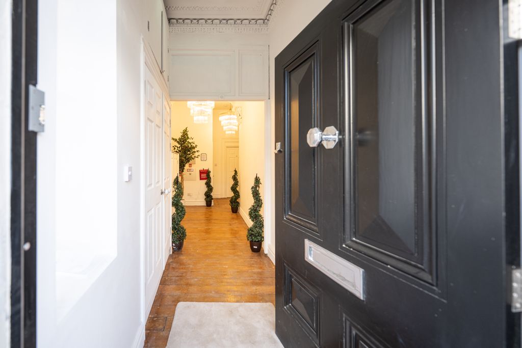 Property photo 3 of 13 Exterior &amp; Communal-8