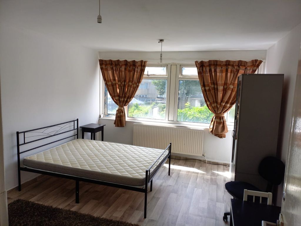 Property photo 1 of 2