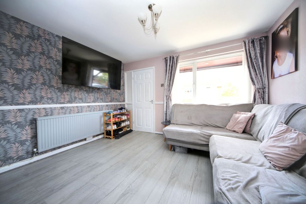 Property photo 2 of 22