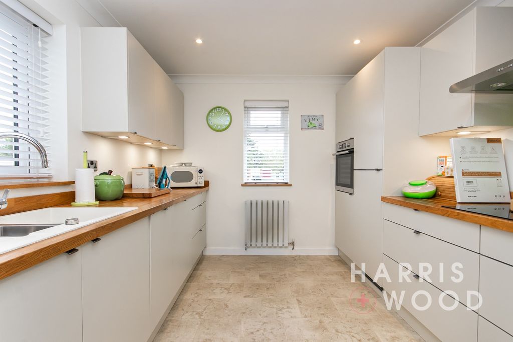 Property photo 2 of 15 4563264