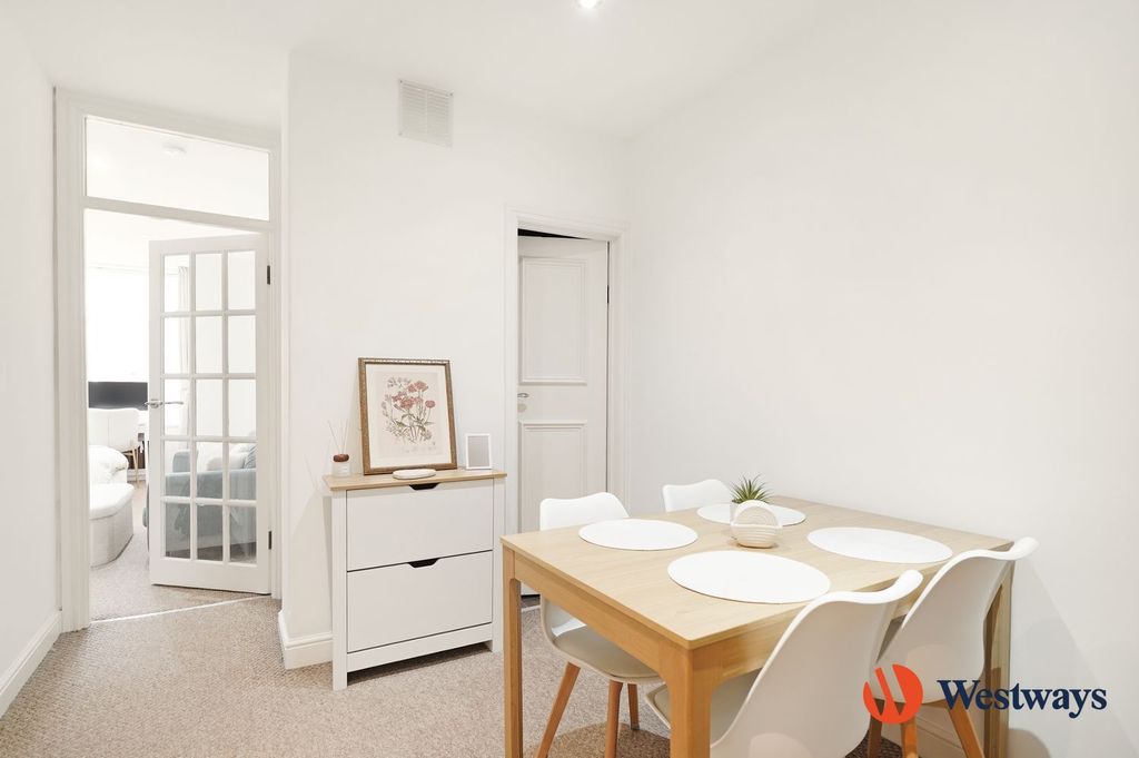 Property photo 2 of 9 Entrance