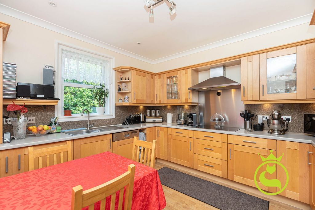 Property photo 3 of 14