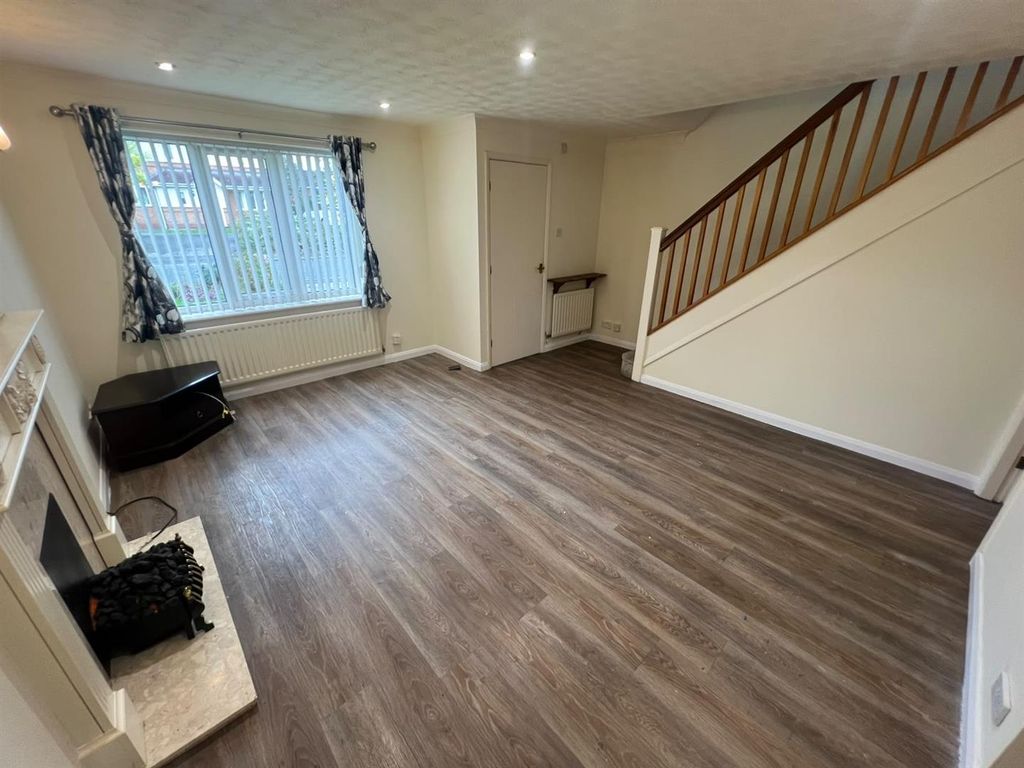 Property photo 2 of 27