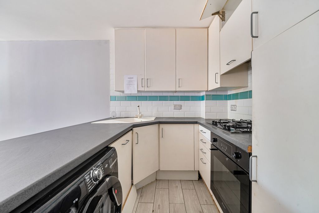 Property photo 3 of 13 1511561-7-6A87038...