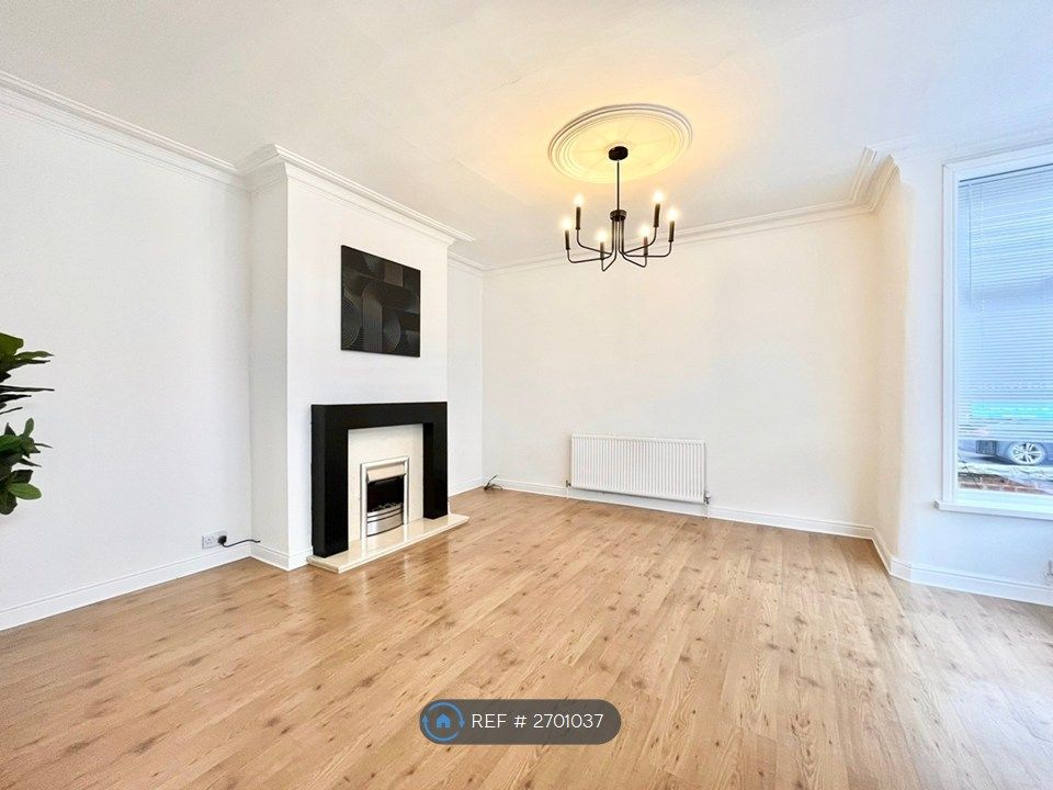 Property photo 2 of 16 Living Room