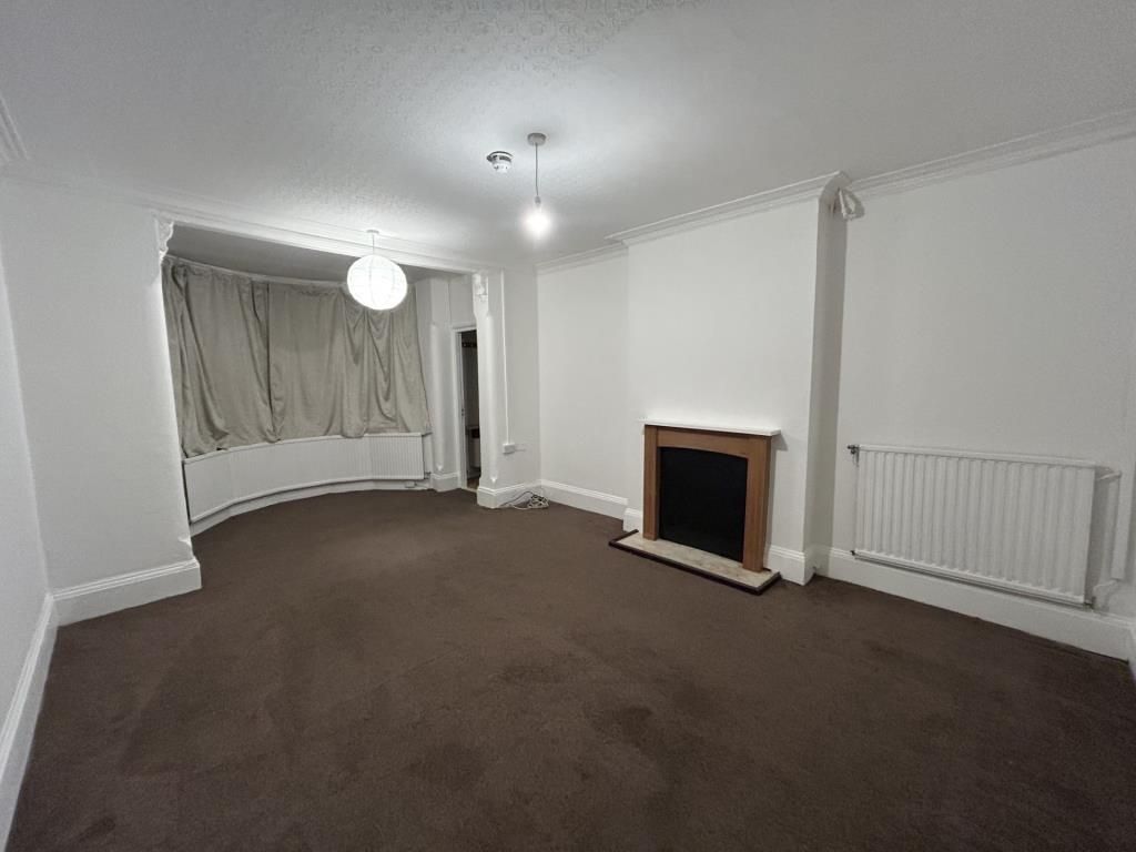 Property photo 2 of 4 Living Room