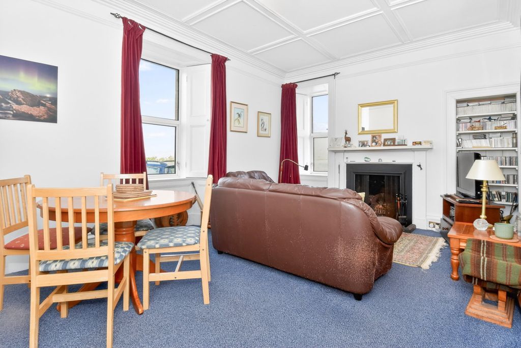 Property photo 3 of 77