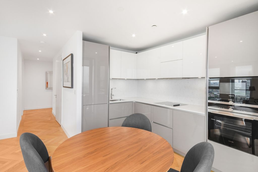 Property photo 3 of 12 Kitchen
