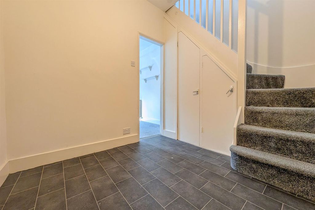 Property photo 3 of 13 Hallway2.Jpg