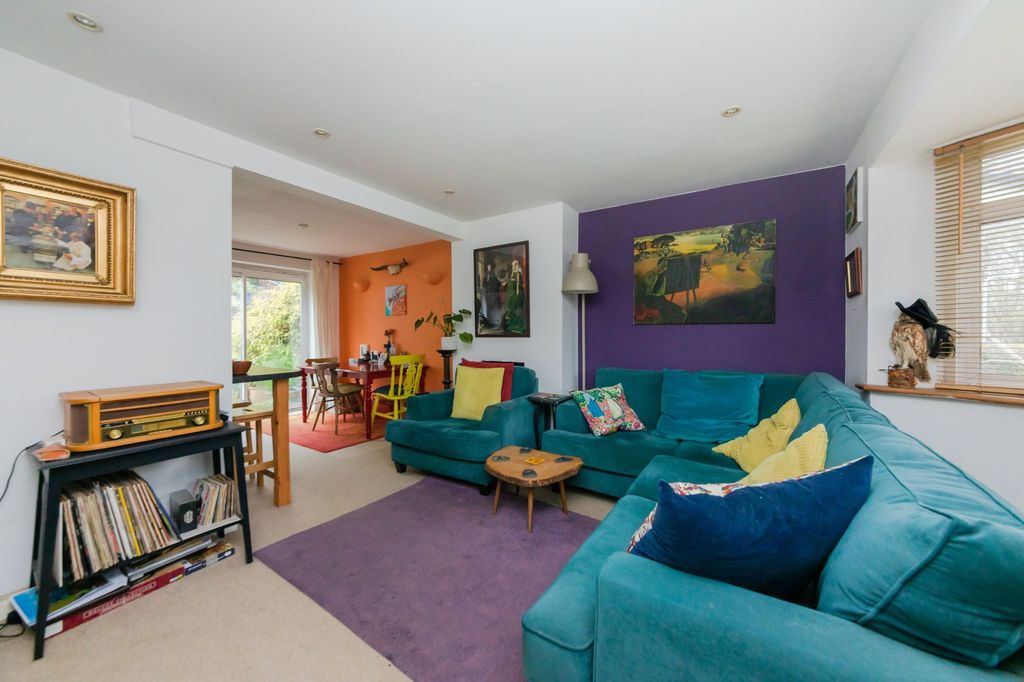 Property photo 2 of 22