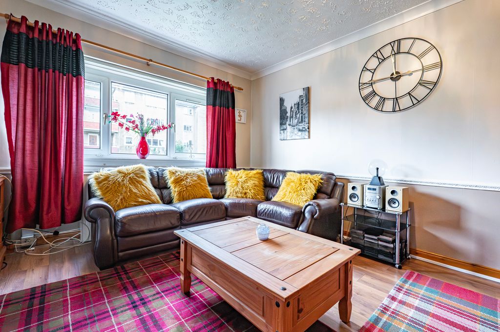 Property photo 3 of 32