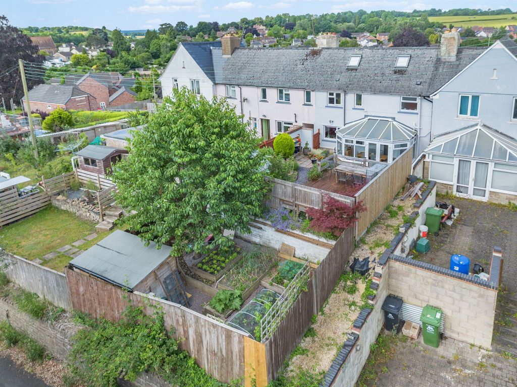 Property photo 2 of 40