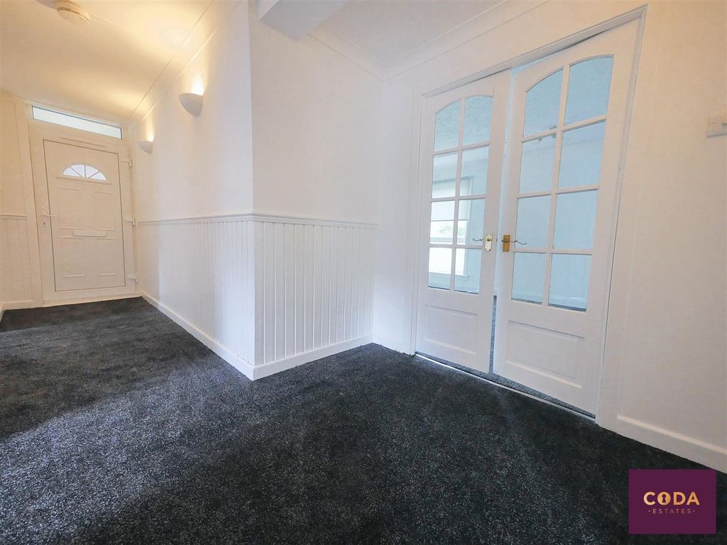 Property photo 2 of 9 P2090062.Jpg