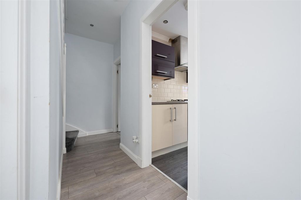 Property photo 2 of 28 9Newtoncrescent003.Jpg