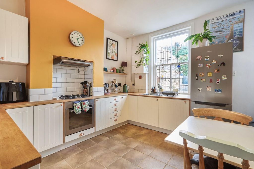 Property photo 2 of 19 Kitchen/Diner