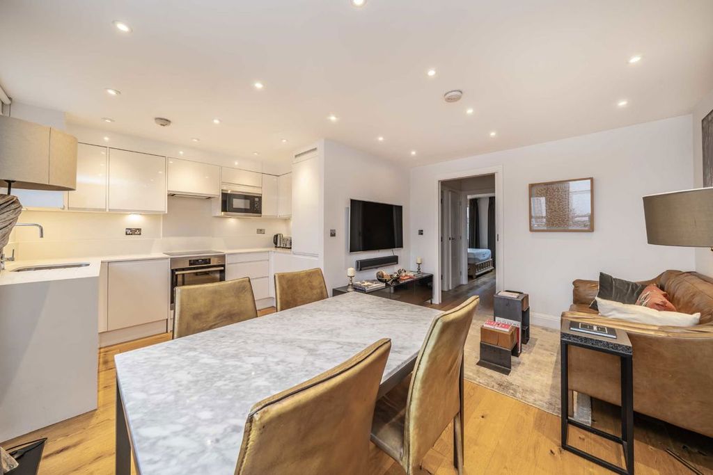 Property photo 3 of 4