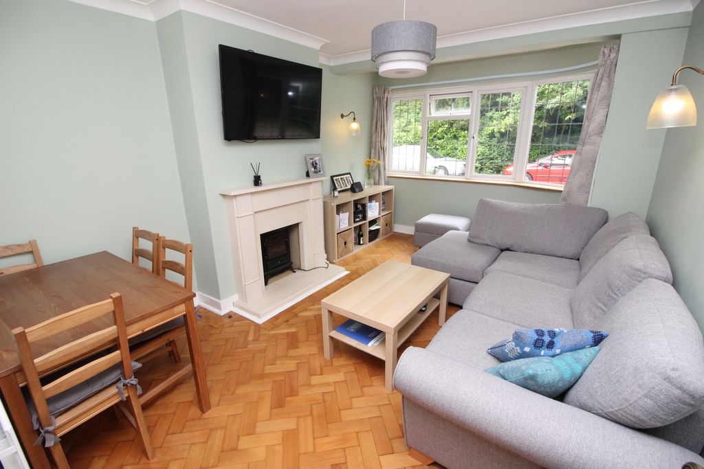 Property photo 2 of 7