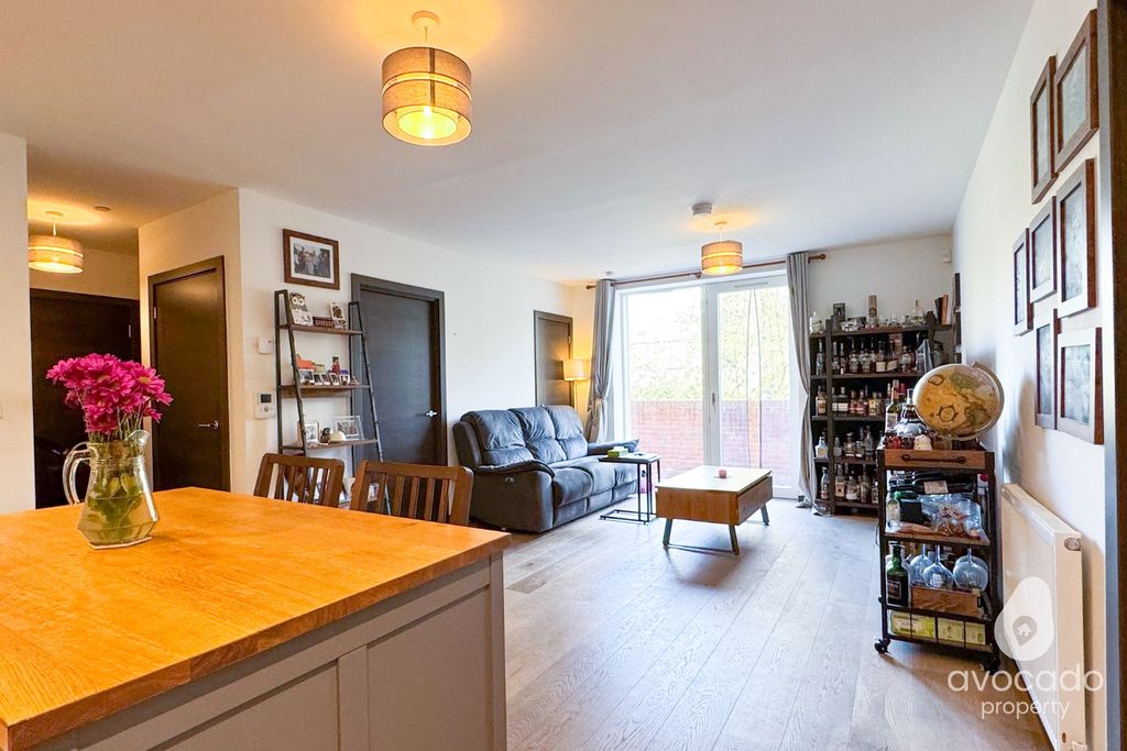 Property photo 3 of 12 4040708