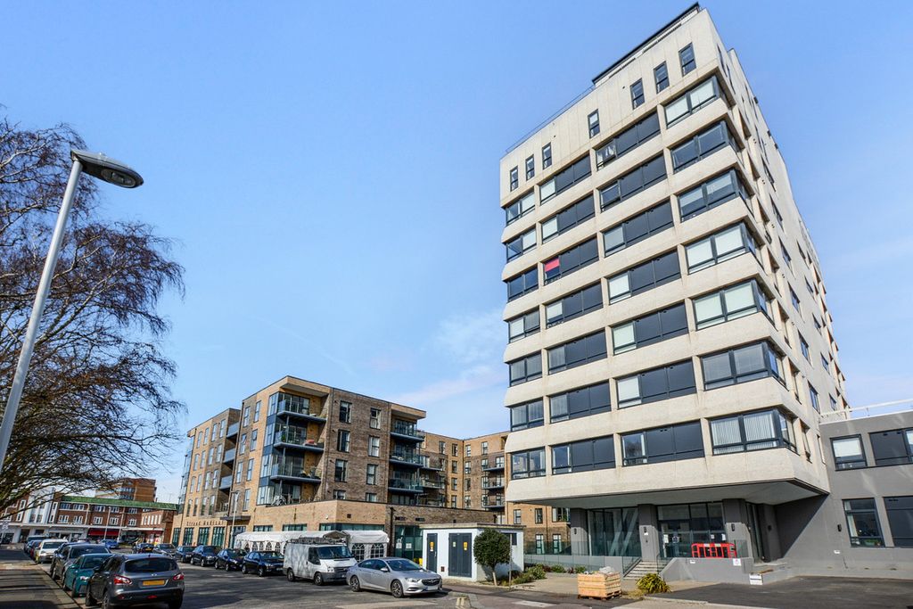 Property photo 1 of 9