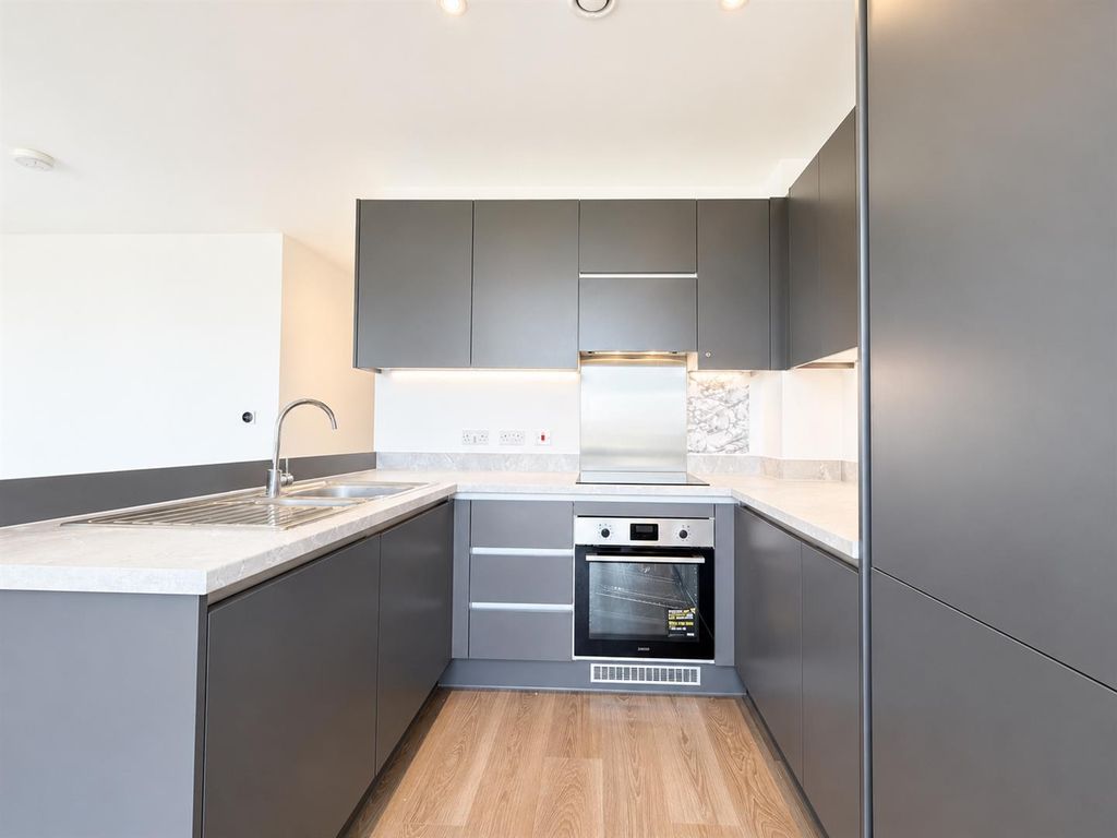 Property photo 1 of 7 Kitchen