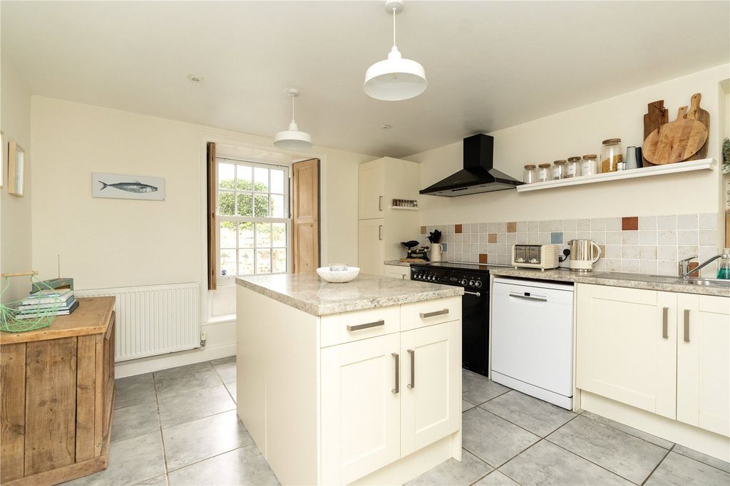 Property photo 2 of 20 Picture No. 18