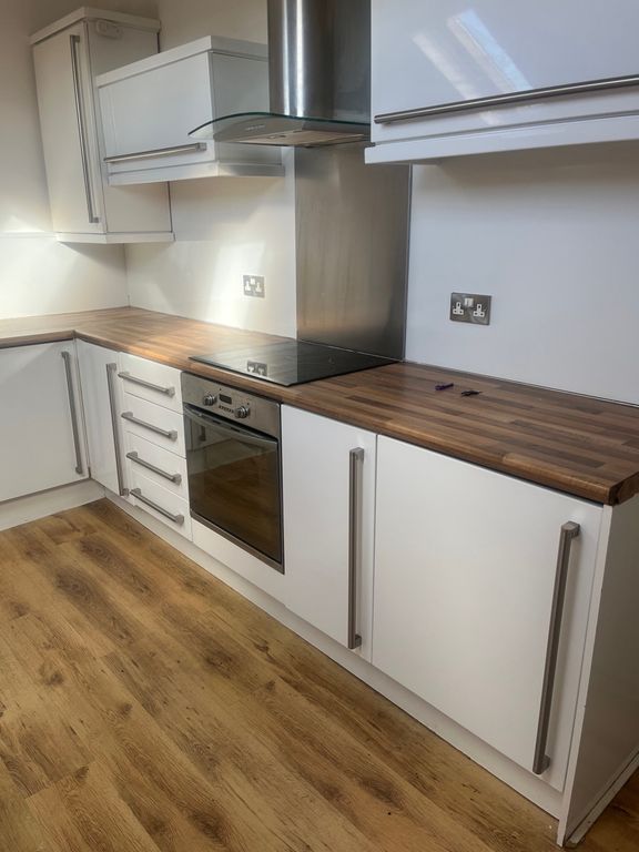 Property photo 2 of 10 Kitchen