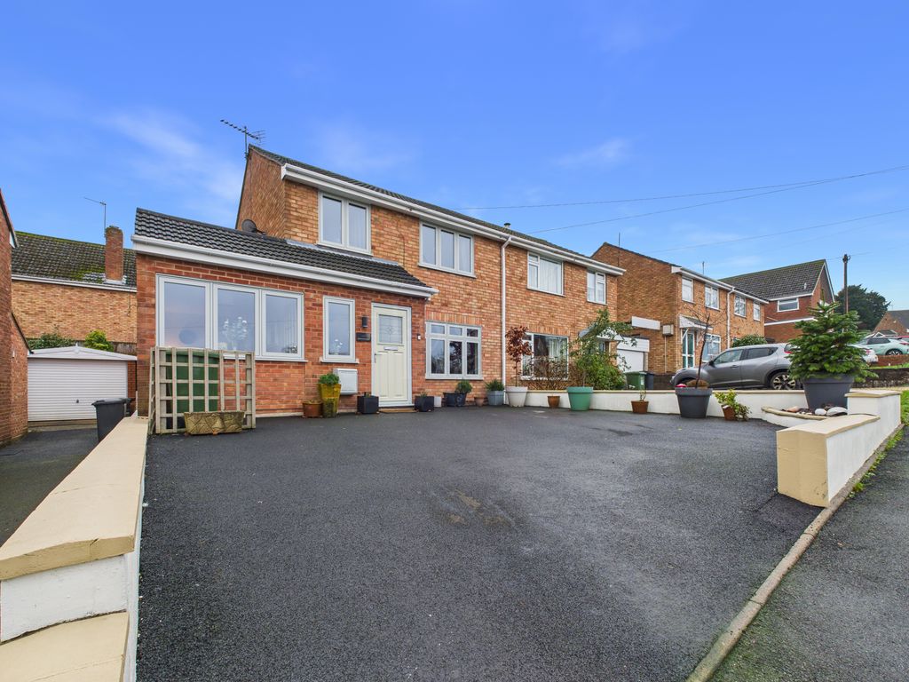 Property photo 3 of 33