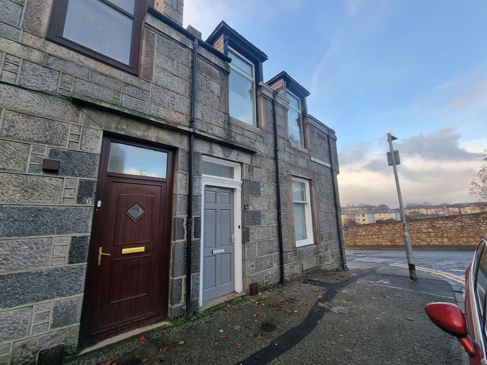 Property photo 1 of 9 Exterior