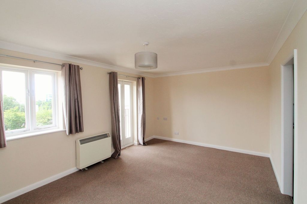 Property photo 3 of 6