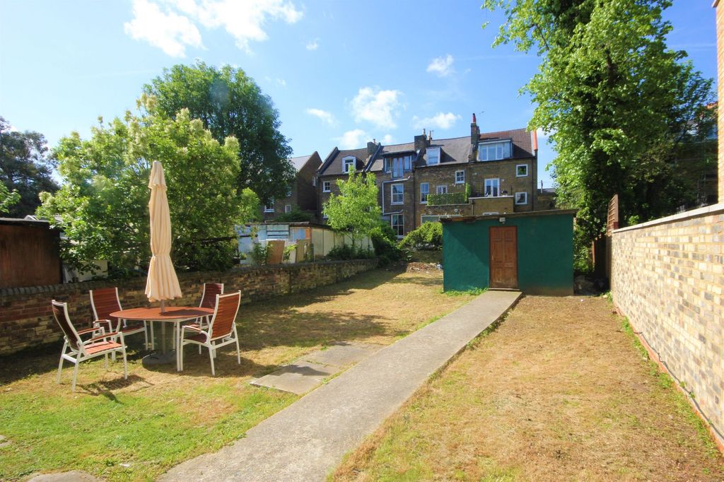 Property photo 2 of 9