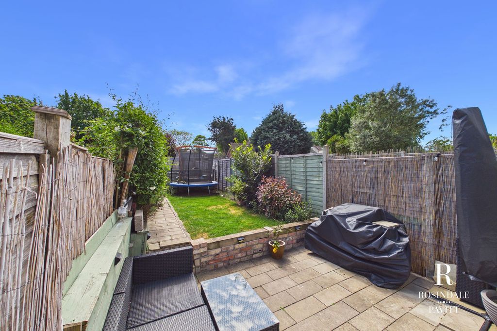 Property photo 2 of 21
