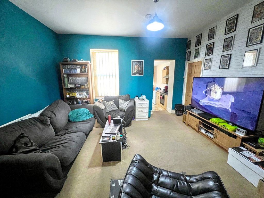 Property photo 2 of 9