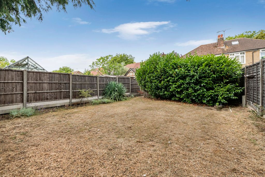 Property photo 2 of 16 Garden