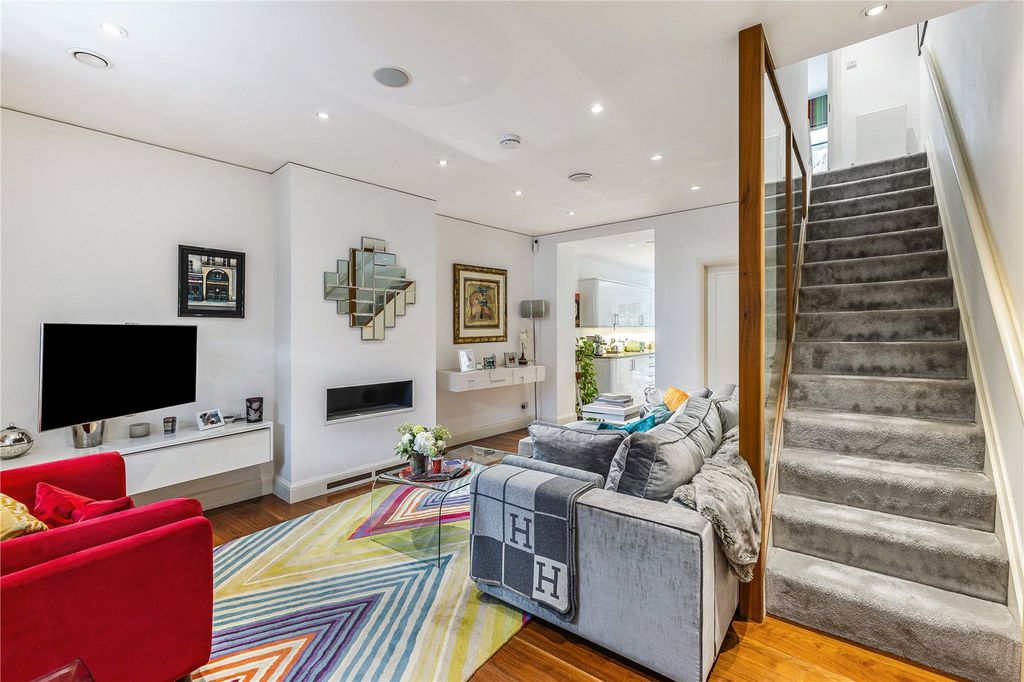 Property photo 2 of 15 Reception