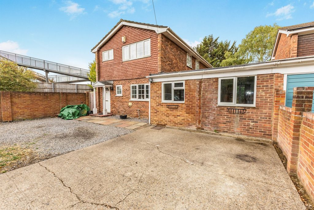 Property photo 1 of 20