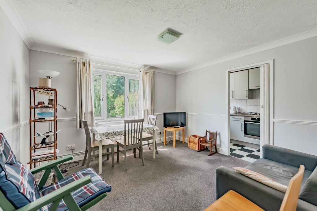 Property photo 2 of 11