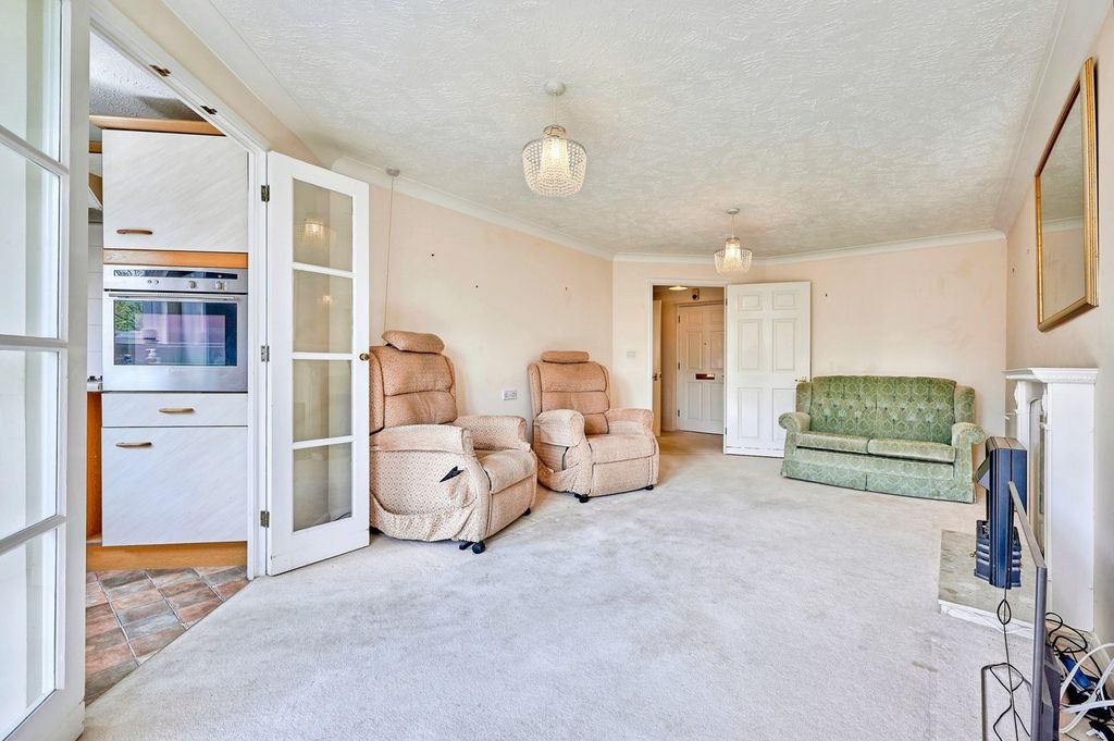 Property photo 3 of 11