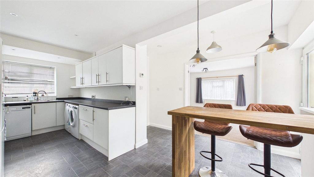 Additional image 5 of 2 bed bungalow for saleLightwater, Surrey GU18