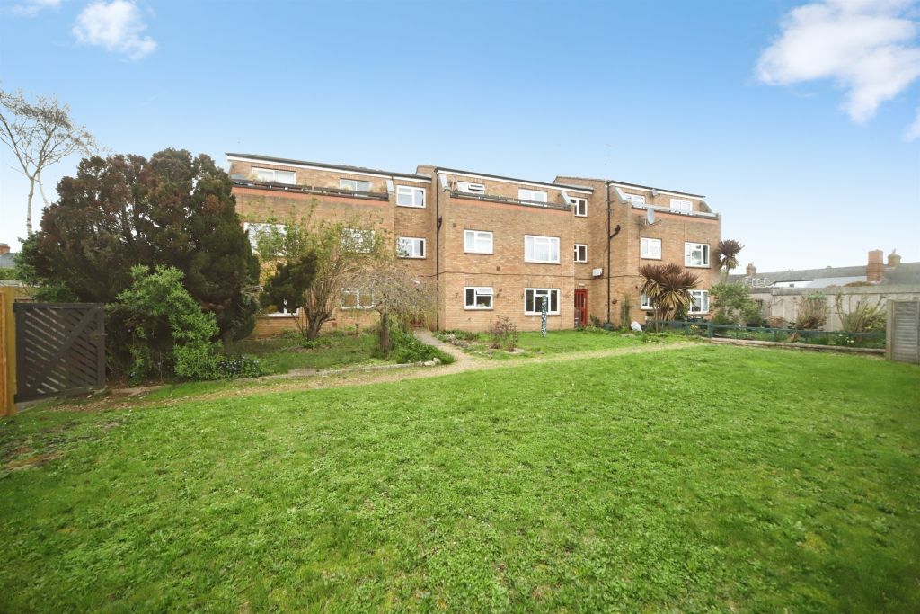 Property photo 1 of 12