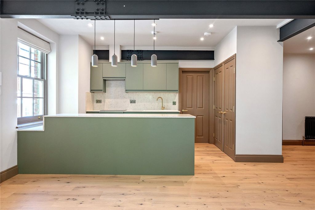 Property photo 2 of 9 Kitchen