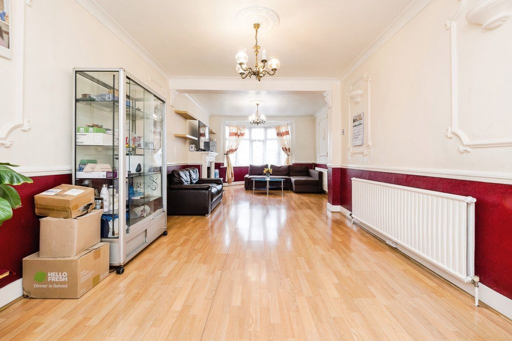 Property photo 3 of 20