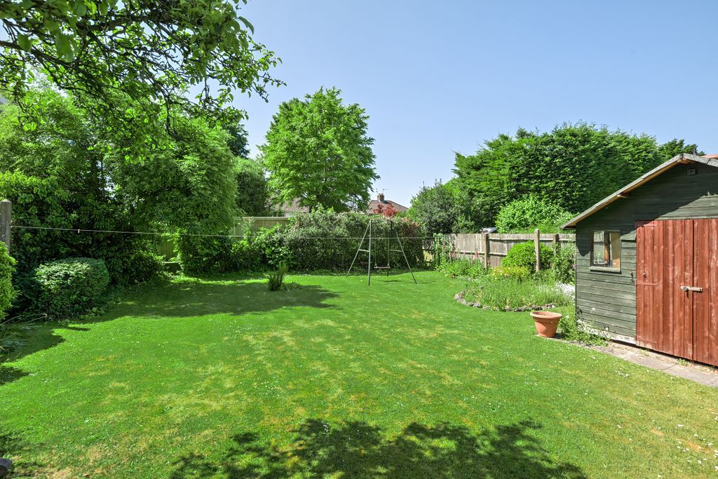 Property photo 2 of 20 Garden